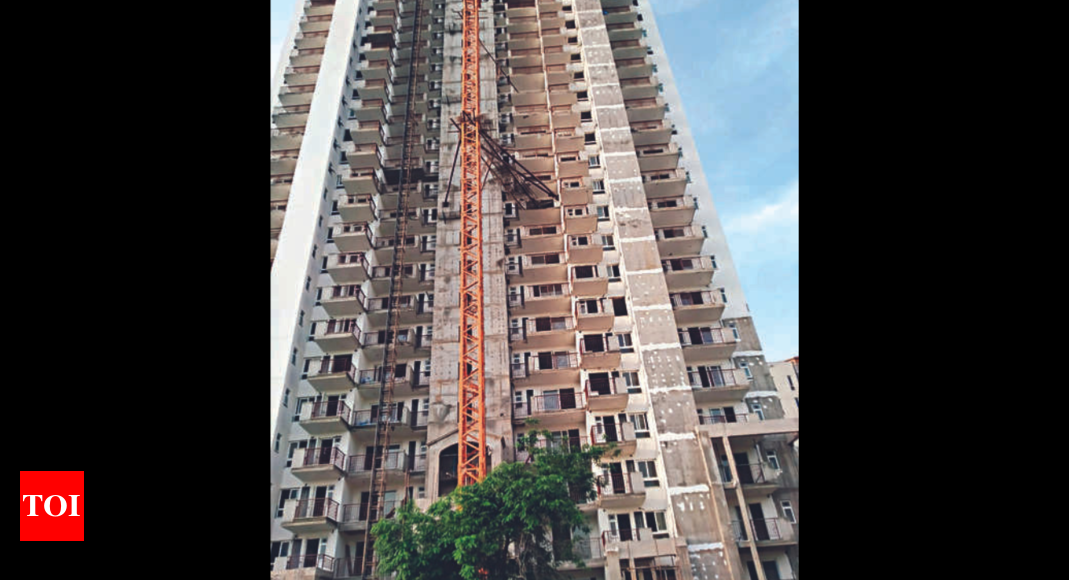 4 workers fall 17 floors to their death at housing site in Gurugram | Gurgaon News