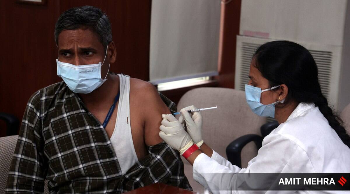 Delhi: Despite Covid-19 cases increasing, vaccination continues to drop