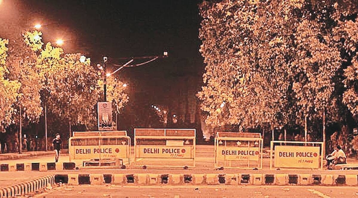 See an unmanned barricade? Call 112 or tag Delhi Police on Twitter
