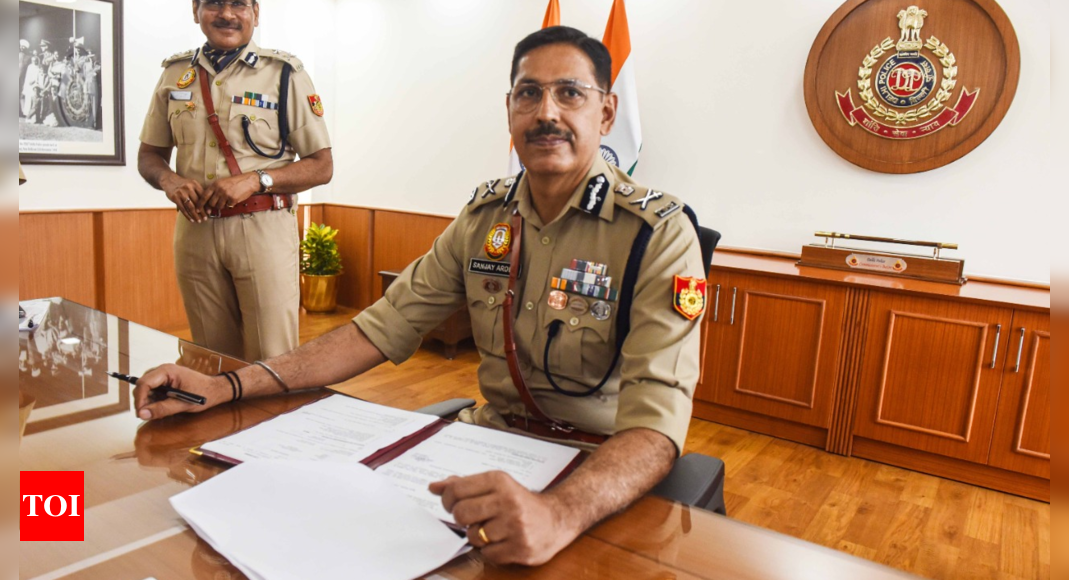 IPS officer Sanjay Arora takes charge as Delhi Police commissioner | Delhi News