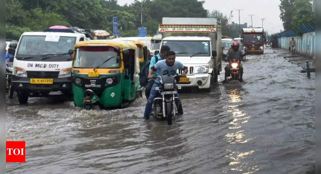 Delhi: Waterlogging leads to traffic jams at key stretches | Delhi News