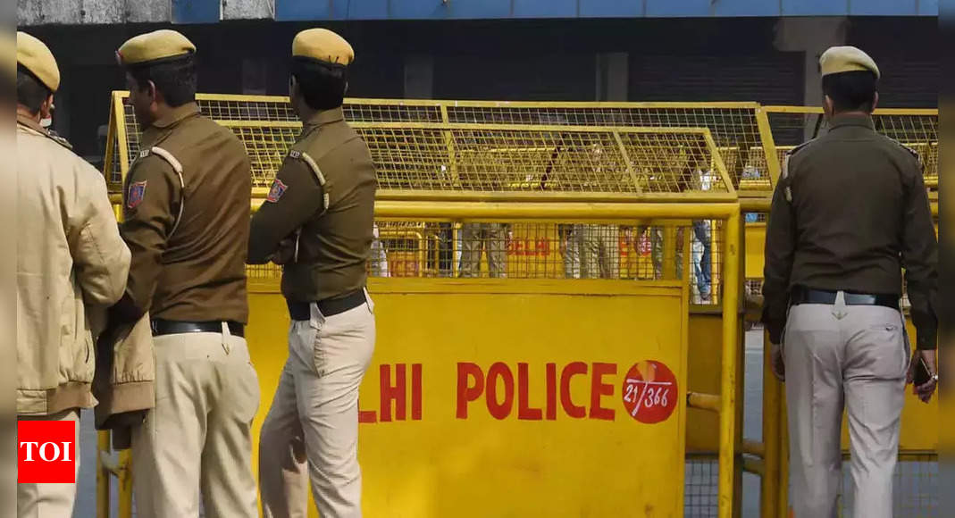 Delhi: Auto-rickshaw driver arrested for molesting school kid | Delhi News