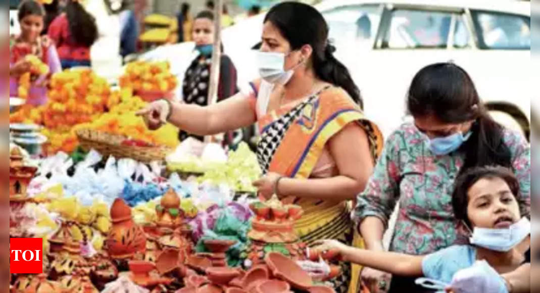 Sans Covid curbs, Delhi traders hope to register Rs 1 lakh crore business this festive season | Delhi News