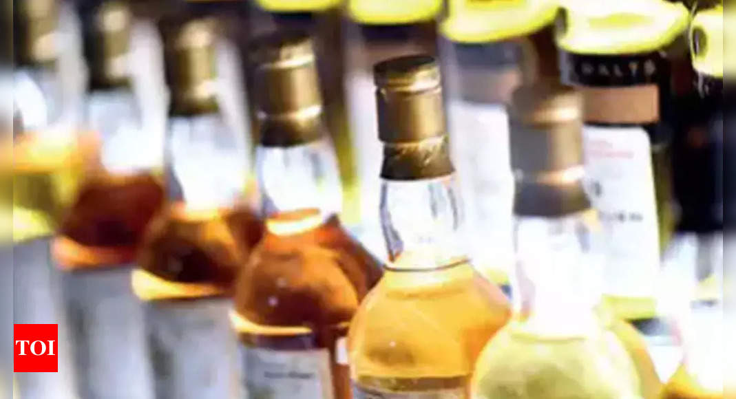 4.5k Litres Of Liquor Seized, 3 Arrested | Noida News