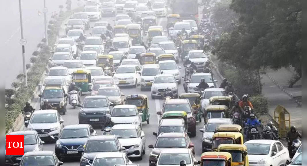 Traffic jam in various parts of Delhi ahead of Christmas | Delhi News