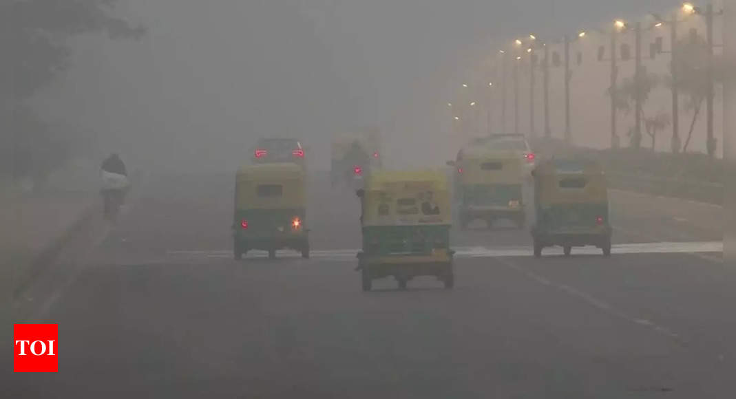 Dense fog expected over many parts of north India till December 27, warns IMD | Delhi News