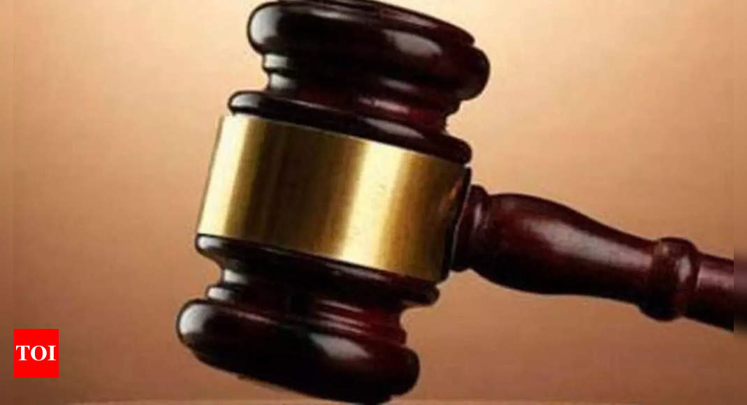 Delhi court acquits 6 accused of charge of dacoity, offences under Foreigners Act | Delhi News