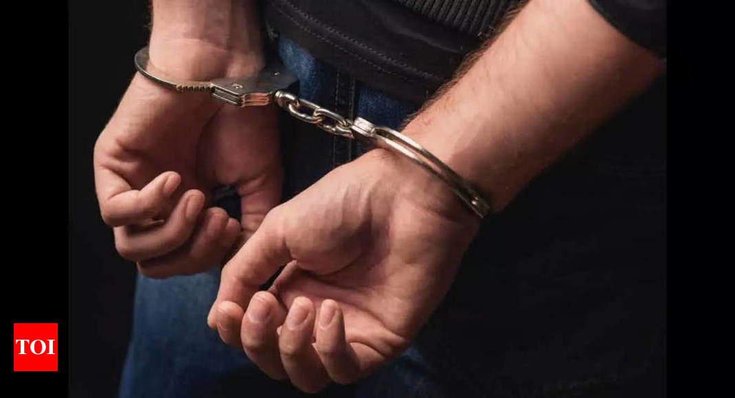 Honey-trap gang busted in Delhi, women among 4 arrested | Delhi News