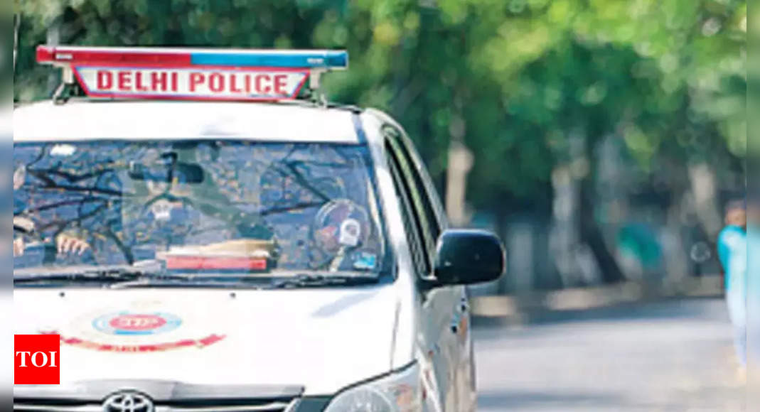 5 held for robbing man in east Delhi of Rs 32 lakh at gunpoint | Delhi News