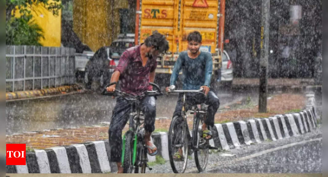 Drizzle likely in Delhi on Monday